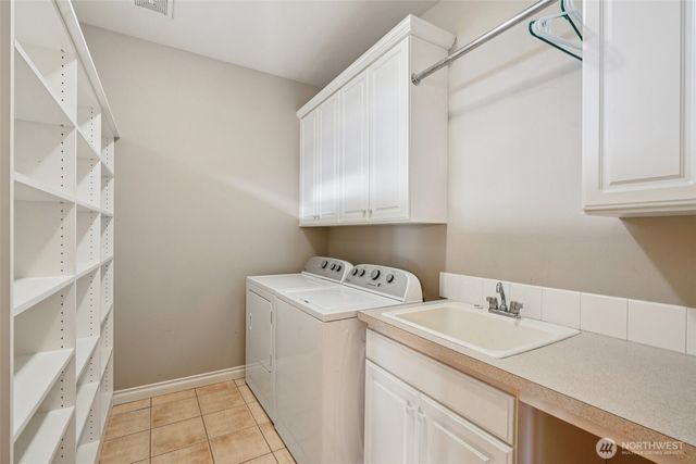 49 Essex Drive, Kelso, WA 98626