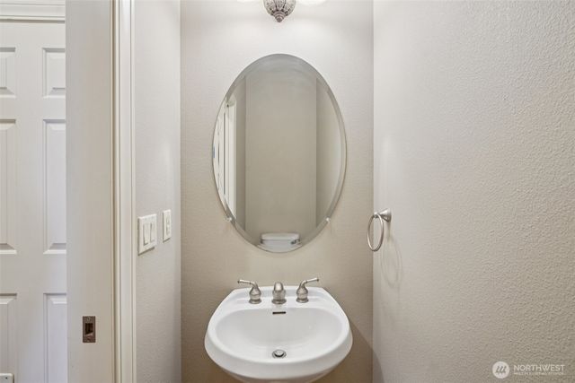 49 Essex Drive, Kelso, WA 98626