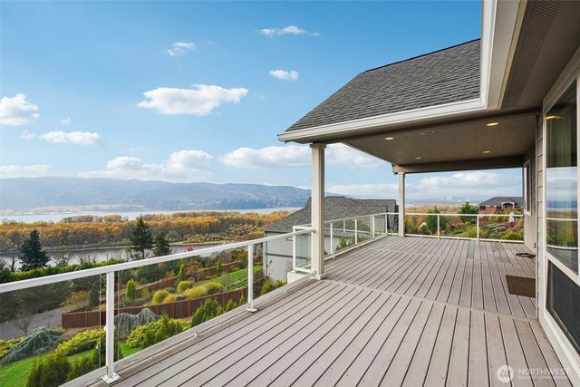 49 Essex Drive, Kelso, WA 98626