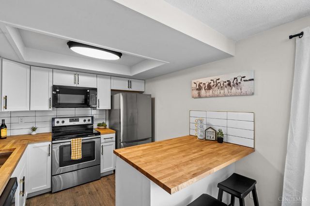2717 N Kings Arms Circle, Centerville, OH 45440