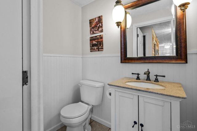 2717 N Kings Arms Circle, Centerville, OH 45440