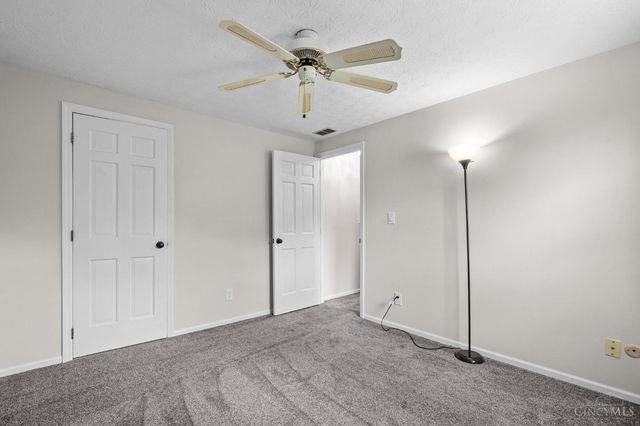 2717 N Kings Arms Circle, Centerville, OH 45440