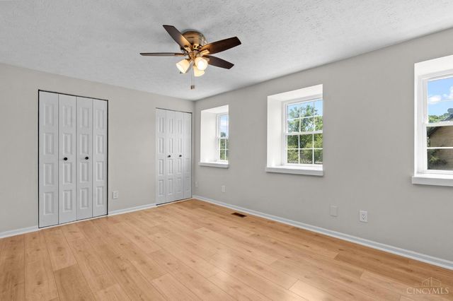 2717 N Kings Arms Circle, Centerville, OH 45440