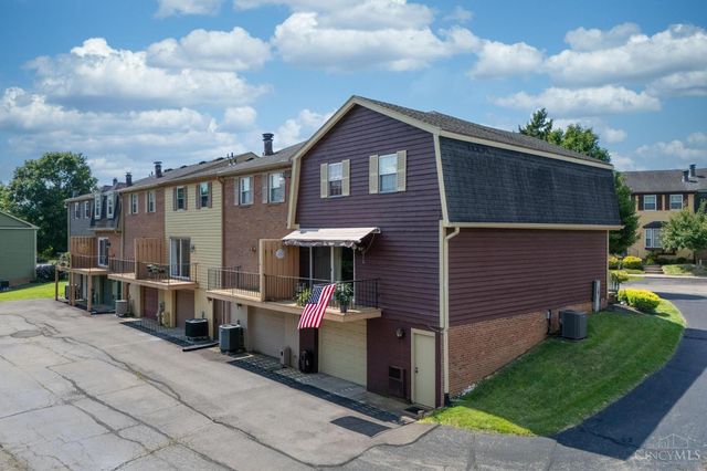 2717 N Kings Arms Circle, Centerville, OH 45440