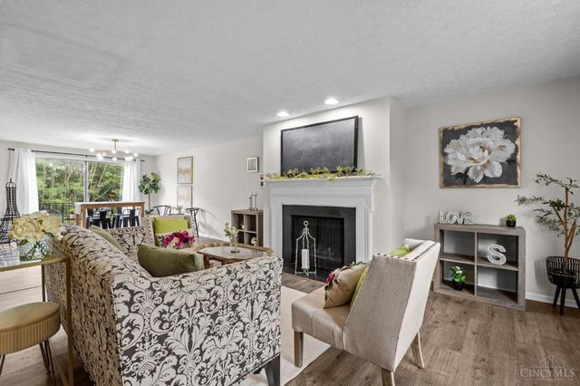 2717 N Kings Arms Circle, Centerville, OH 45440