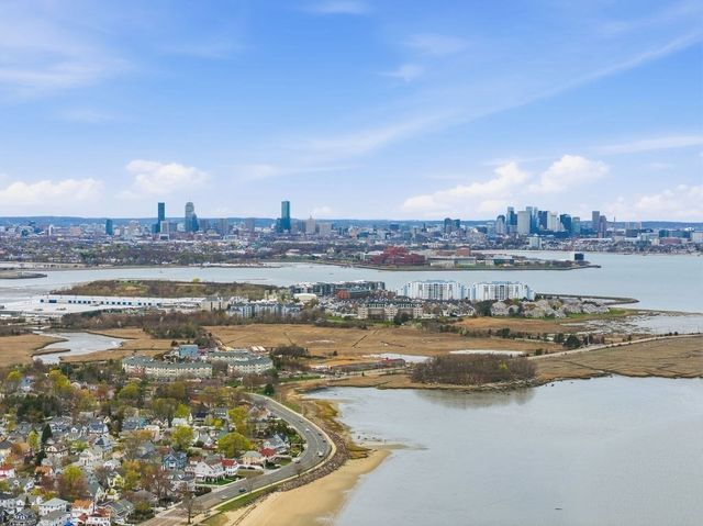 141 Bromfield St, Quincy, MA 02170