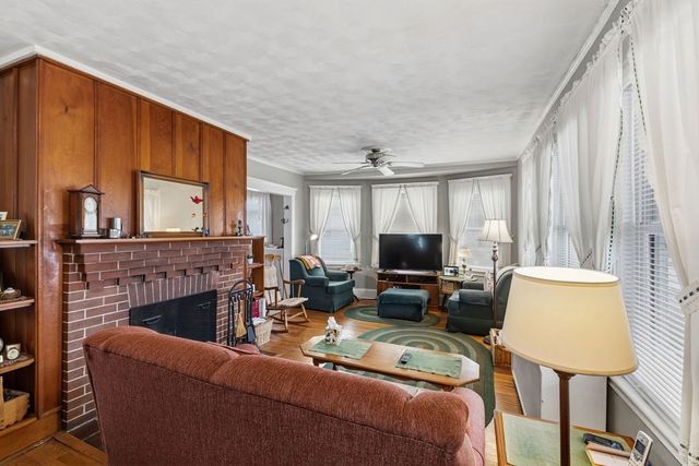 141 Bromfield St, Quincy, MA 02170