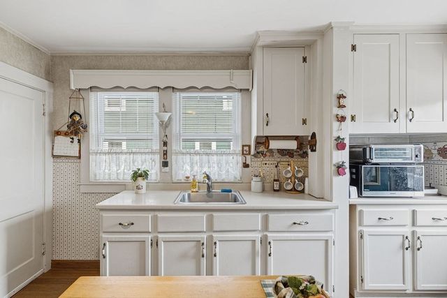 141 Bromfield St, Quincy, MA 02170