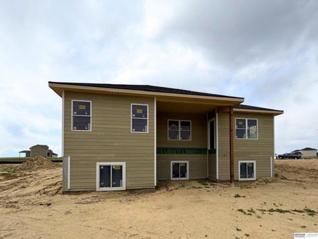 6201 N 207th Street, Elkhorn, NE 68022