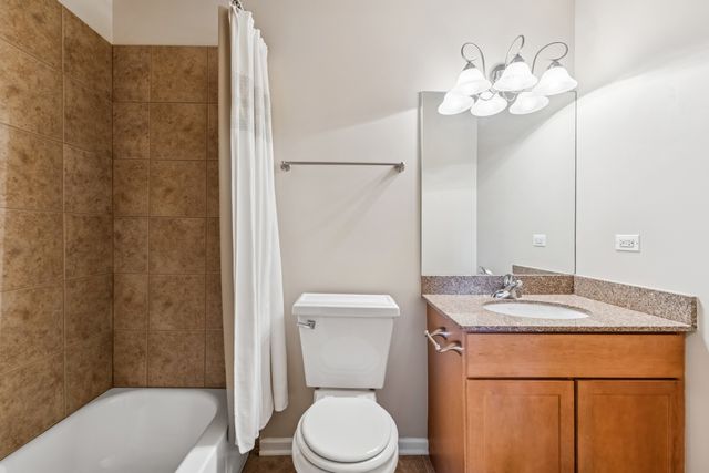 8900 31st Street 8, Brookfield, IL 60513