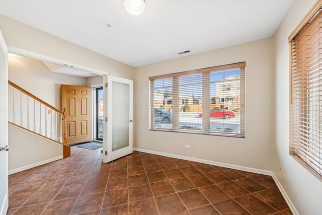 8900 31st Street 8, Brookfield, IL 60513