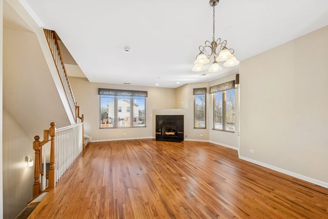 8900 31st Street 8, Brookfield, IL 60513