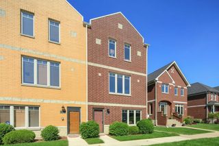 8900 31st Street 8, Brookfield, IL 60513