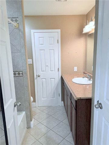 553 S 12th St, Aransas Pass, TX 78336