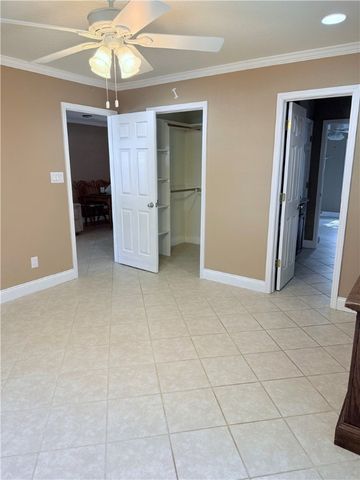 553 S 12th St, Aransas Pass, TX 78336