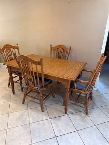 553 S 12th St, Aransas Pass, TX 78336