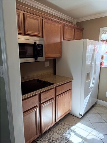 553 S 12th St, Aransas Pass, TX 78336