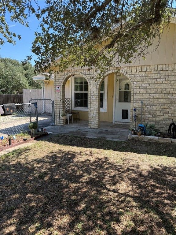 553 S 12th St, Aransas Pass, TX 78336