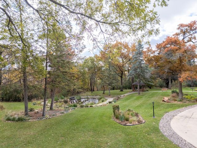 5650 Weatherhill Road SW, Rochester, MN 55902