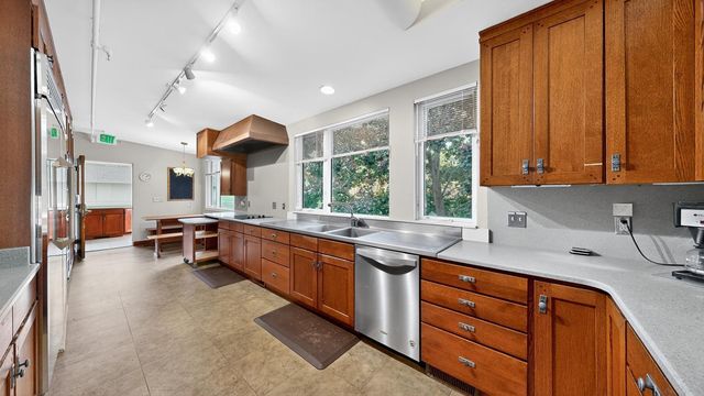 5650 Weatherhill Road SW, Rochester, MN 55902