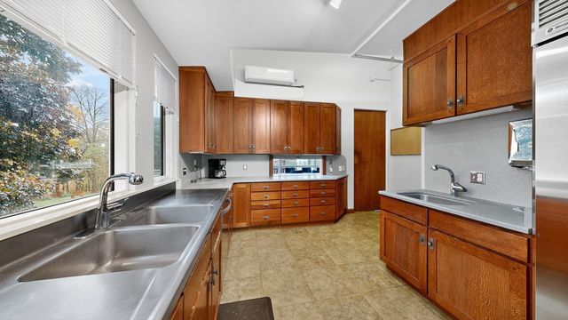 5650 Weatherhill Road SW, Rochester, MN 55902