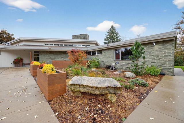 5650 Weatherhill Road SW, Rochester, MN 55902