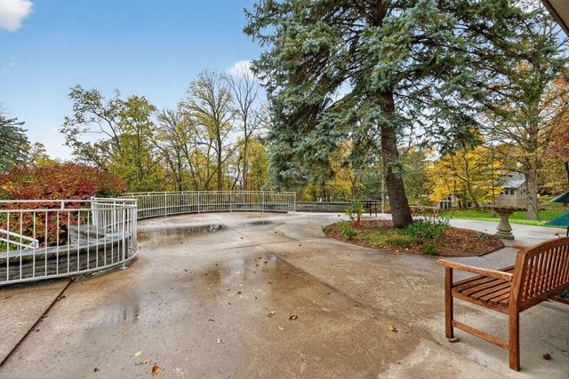 5650 Weatherhill Road SW, Rochester, MN 55902