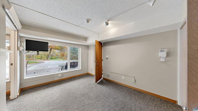 5650 Weatherhill Road SW, Rochester, MN 55902