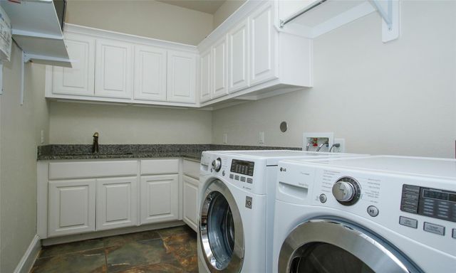 39 Paloma Bend Place, Spring, TX 77389