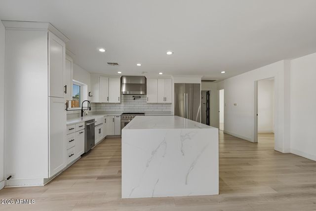 7834 E SWEETWATER Avenue, Scottsdale, AZ 85260