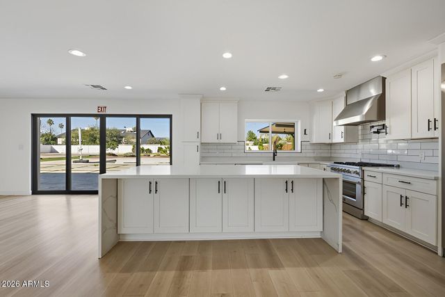 7834 E SWEETWATER Avenue, Scottsdale, AZ 85260