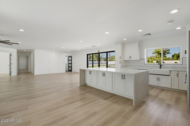 7834 E SWEETWATER Avenue, Scottsdale, AZ 85260