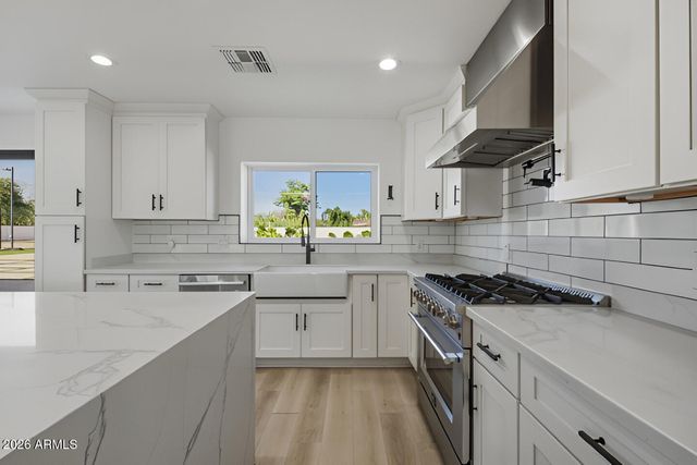 7834 E SWEETWATER Avenue, Scottsdale, AZ 85260