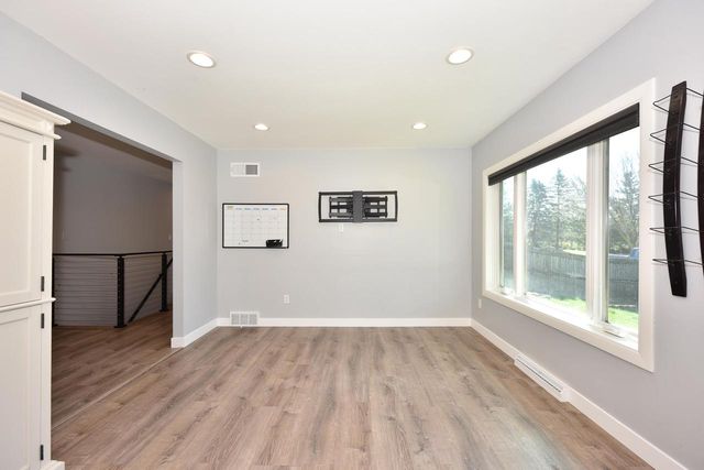 101 Friendship LANE, Saukville, WI 53080