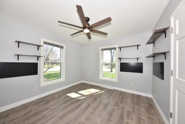101 Friendship LANE, Saukville, WI 53080