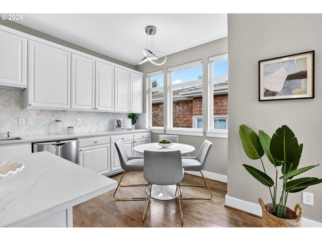 3203 Nw MILLER Rd, Portland, OR 97229