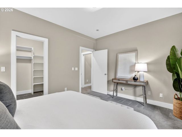 3203 Nw MILLER Rd, Portland, OR 97229