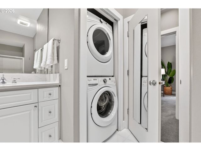 3203 Nw MILLER Rd, Portland, OR 97229