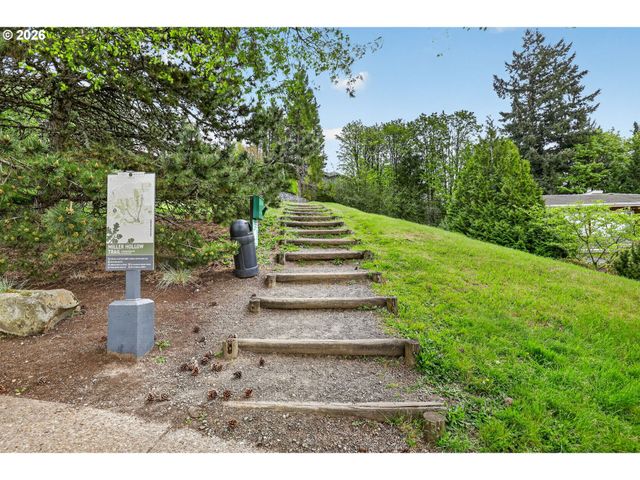 3203 Nw MILLER Rd, Portland, OR 97229