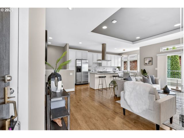 3203 Nw MILLER Rd, Portland, OR 97229