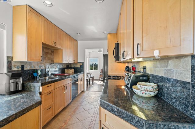 108 Mesa, Vallejo, CA 94591