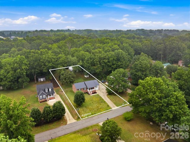 1293 Hickory Nut Lane, Lincolnton, NC 28092