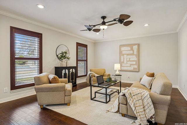 100 lochaven, Castle Hills, TX 78213