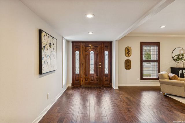 100 lochaven, Castle Hills, TX 78213