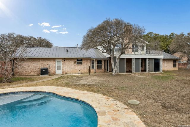 100 lochaven, Castle Hills, TX 78213