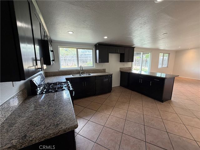 461 E Harrison Avenue, Pomona, CA 91767