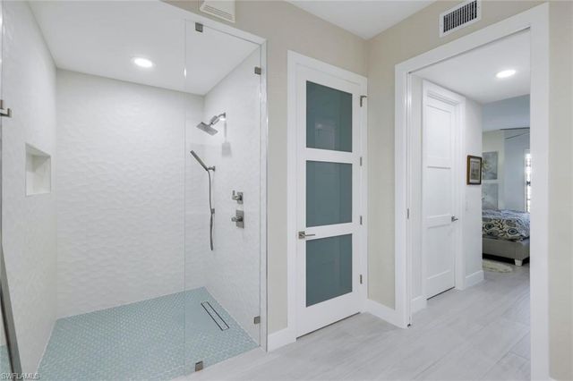 415 Sea Grove LN # 102, Naples, FL 34110