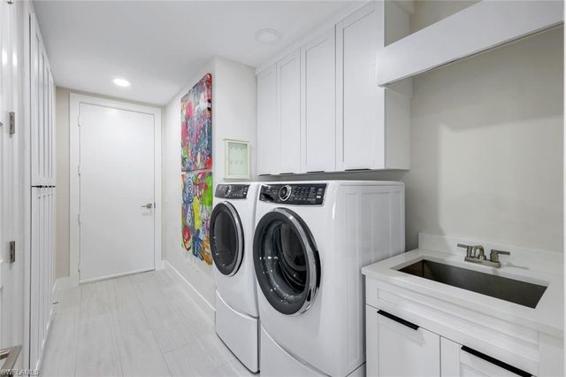 415 Sea Grove LN # 102, Naples, FL 34110