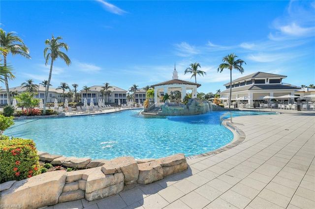 415 Sea Grove LN # 102, Naples, FL 34110