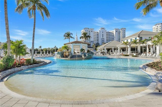 415 Sea Grove LN # 102, Naples, FL 34110